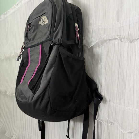 The North Face RECON Backpack Daypack Gray Purple Hiking Camping Laptop Sports - Picture 6 of 12